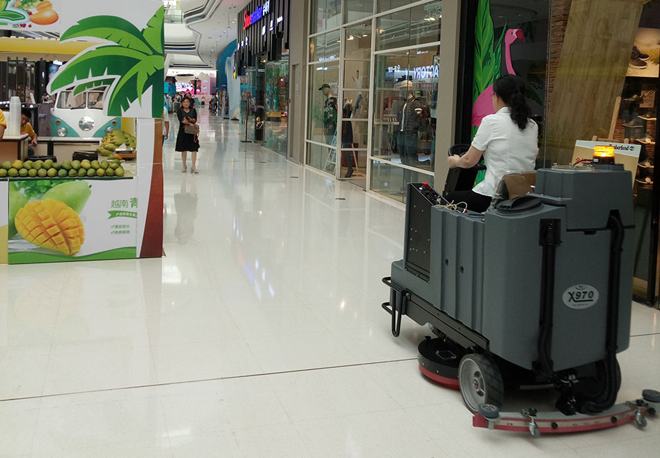 江西大型清潔設(shè)備多功能洗地機和電動<a href=http://www.kjckj.com target=_blank class=infotextkey>掃地車生產(chǎn)廠</a>